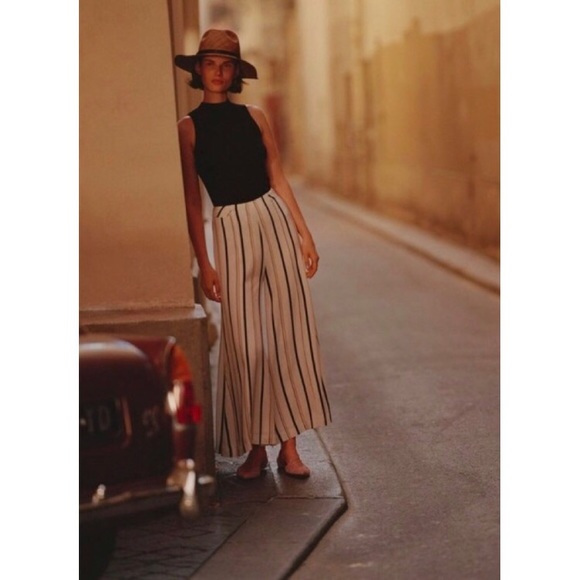 NWT Ribbed Mock Neck Tank - Picture 6 of 6